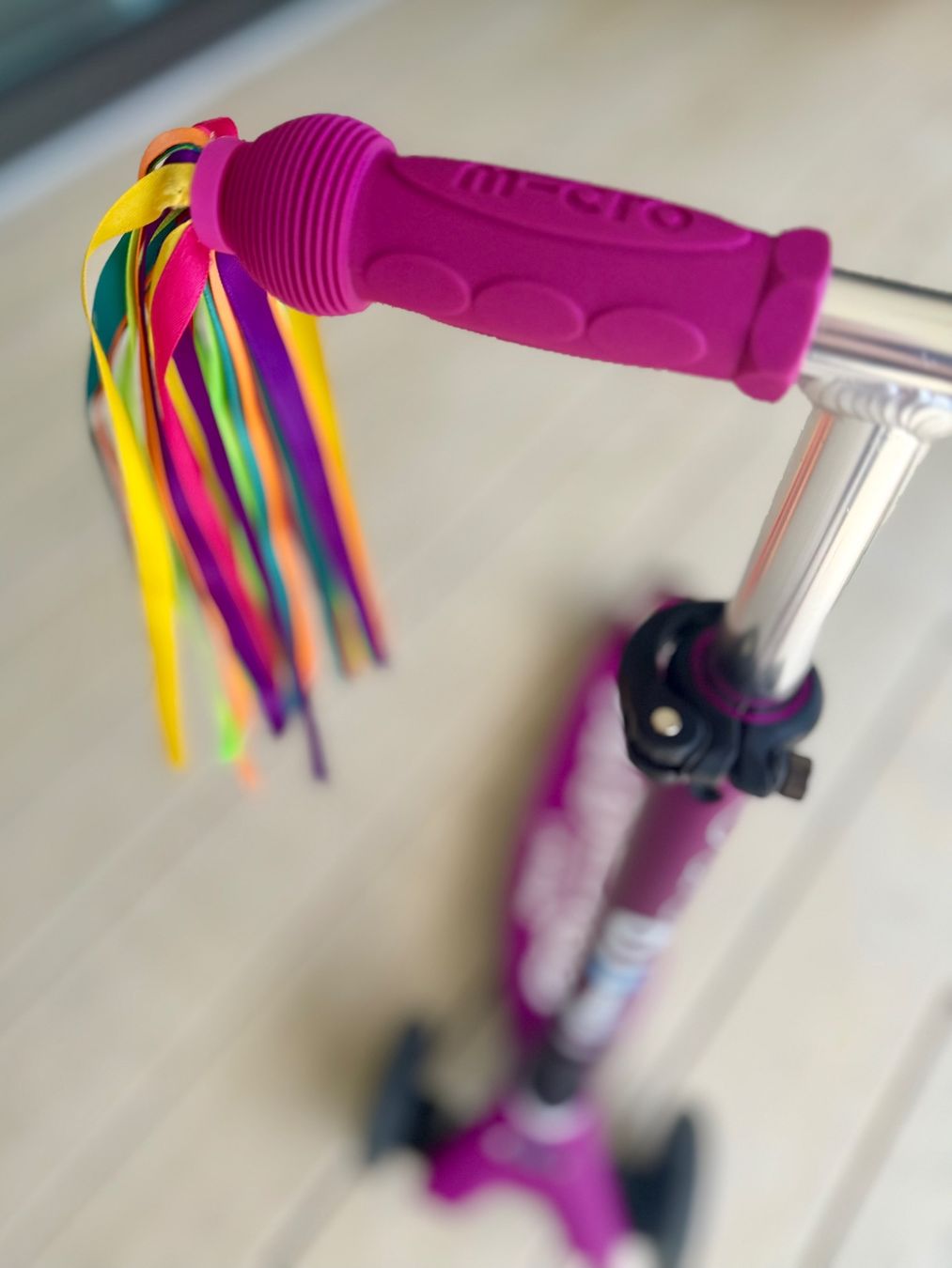 Micro Kickboard: Micro Maxi Deluxe Foldable LED Scooter mit Micro Ribbons Neo – Usato da Meilen venduto da tplm 1
