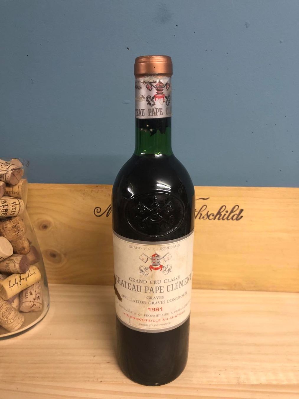 Vino: 1981 CHATEAU PAPE CLEMENT – Nuovo e nell'imballaggio originale da Münchenstein venduto da weinundspirituosen 1