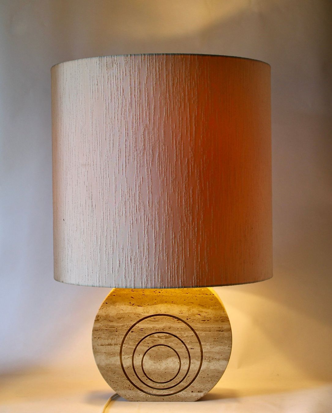 Lampen: FRATELLI MANNELLI, GROSSE TISCHLAMPE AUS TRAVERTIN. 70ER J. – Gebraucht aus Grandcour von Flowerstyle 7
