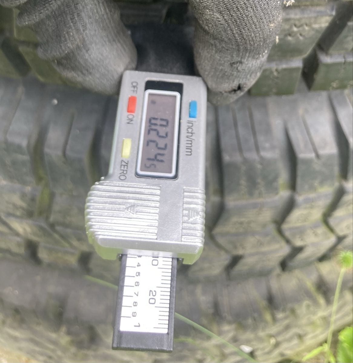 Michelin Pneumatici & Ruote complete: 4 MICHELIN XPC Land Rover Def 110 – Usato da Birmensdorf ZH venduto da Antropovland 3