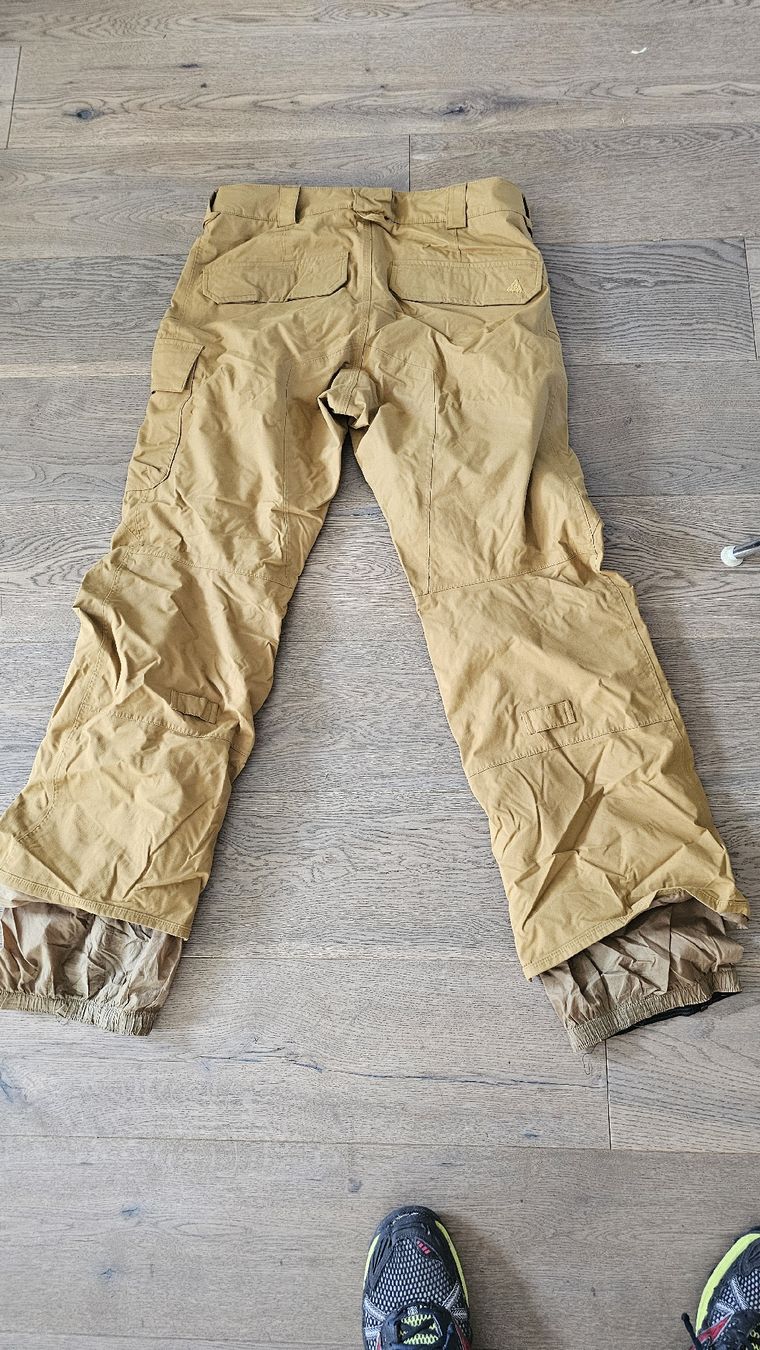 Hosen: BURTON Snowboardhose Gr. M – Gebraucht aus Bern von tranquillo1
