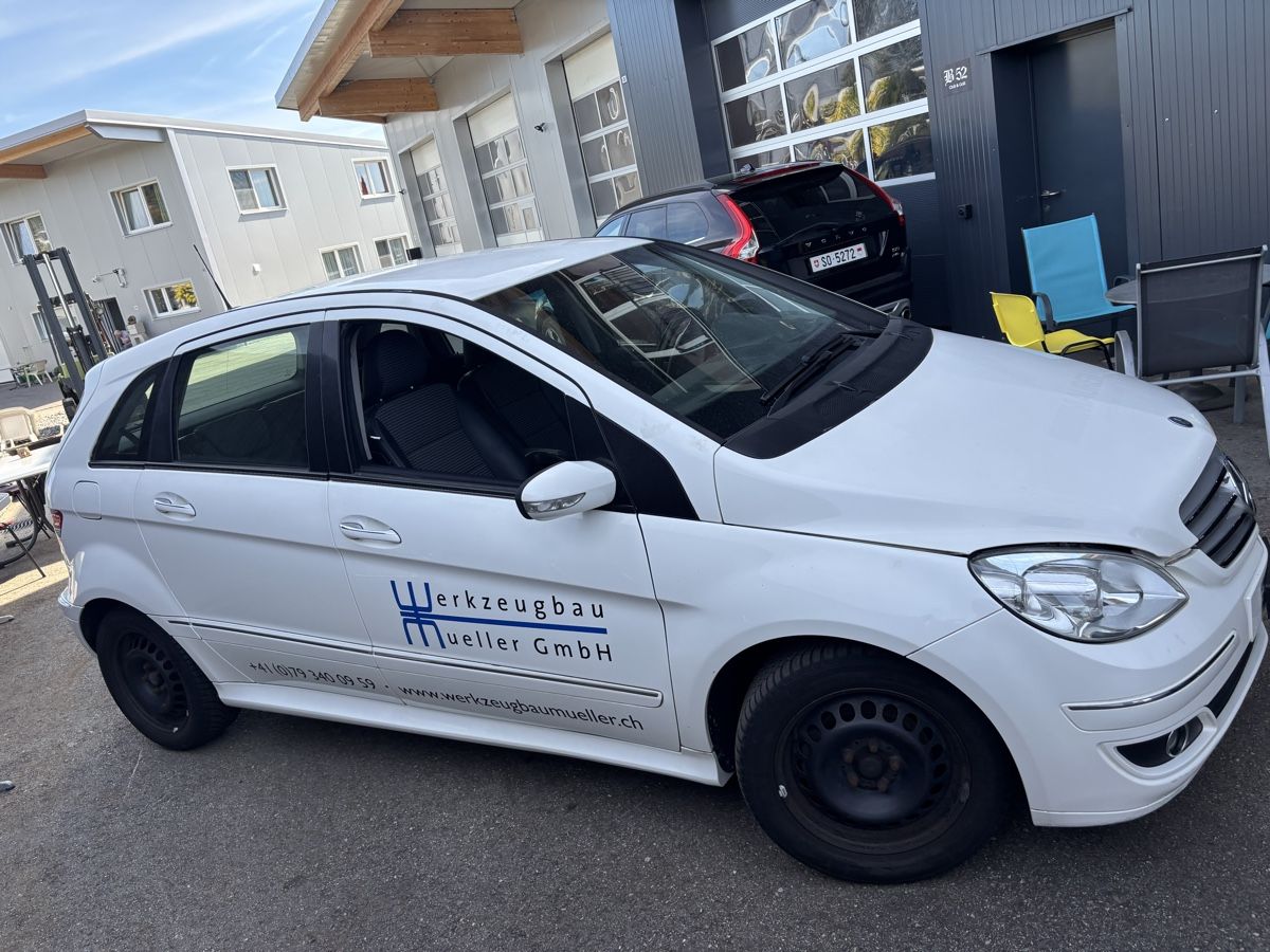 Mercedes-Benz Automobili: Mercedes Benz200 B CDI – Difettoso da Niedergösgen venduto da Easthilldonze
