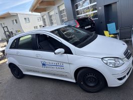 Mercedes Benz200 B CDI