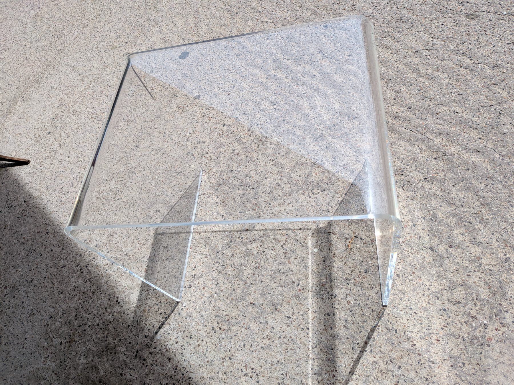 Tavoli: Plexiglas Tisch Einzelstück Couchtisch – Usato da Emmen venduto da magelan 3