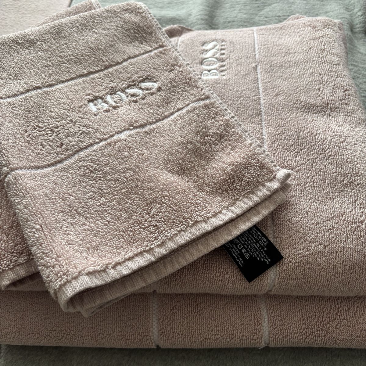 Hugo Boss Teli da bagno: Hugo Boss Bath Towel Set – Nuovo (secondo la descrizione) da Berneck venduto da mlb_ch99 3