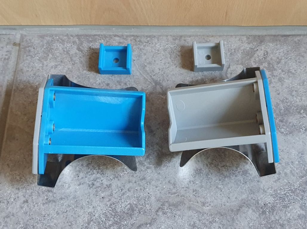Wandhalterungen: OTELO Mini-Winkelklemme – Gebraucht aus Kreuzlingen von LeslieBar 1