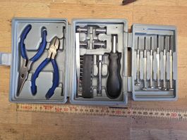 Werkzeugkoffer mit vielen Werkzeugen, komplett, super!