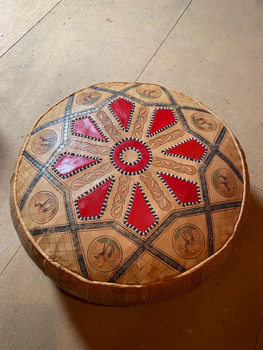 Sgabelli: Pouf Sitzhocker aus Leder! – Usato da Oberengstringen venduto da Avalon015