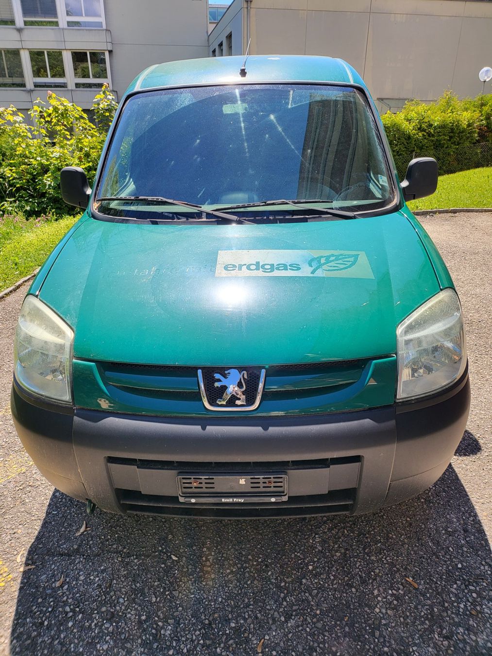 Peugeot Veicoli commerciali: Peugeot Partner GNV 800 – Difettoso da Lausanne venduto da ber_qk5j
