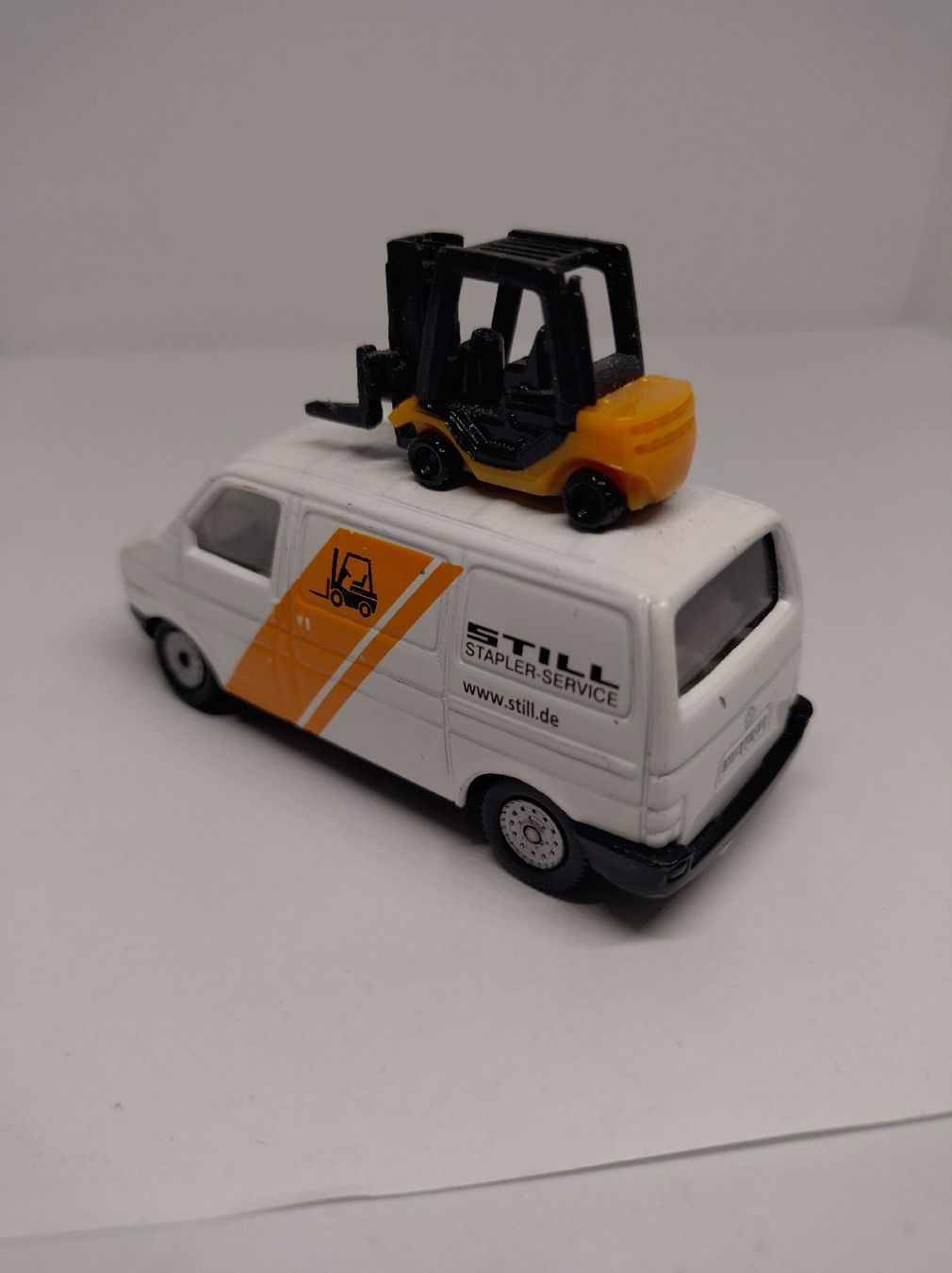 Siku Modellini d'auto: Siku, VW T4 Still avec chariot élévateur – Usato da La Chaux-de-Fonds venduto da Pierrot8404 1