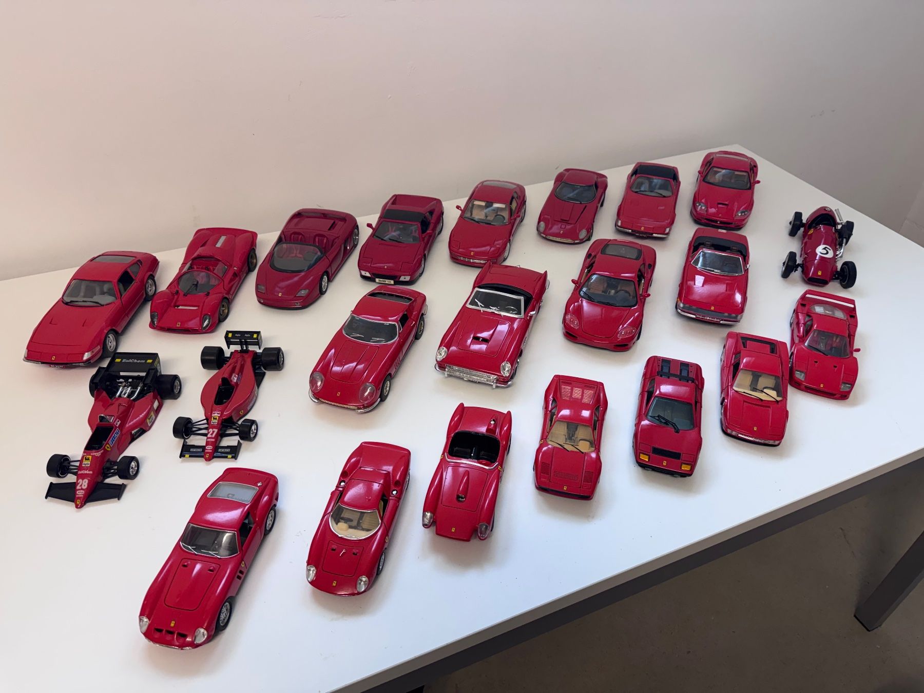Bburago Modellautos: Burago Ferrari Sammlung – Gebraucht aus Fahrwangen von Hotroad61