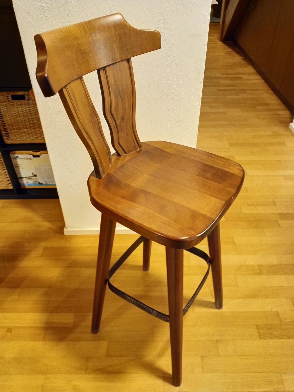 Seggioloni: 1 Barhocker aus Holz – Usato da Lupfig venduto da sustom