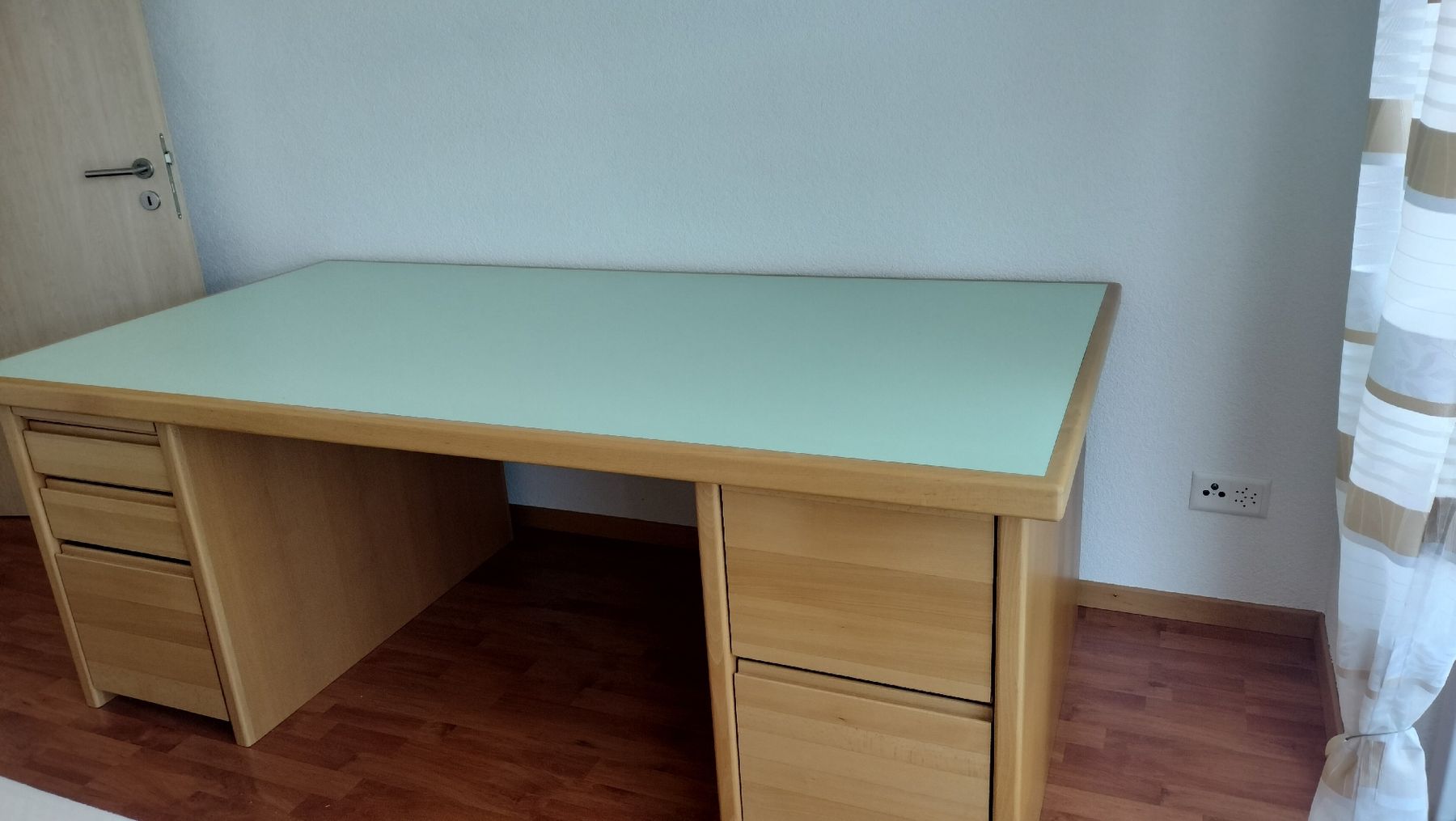 Scrivanie: Schreibtisch 200*100 – Usato da Oberriet SG venduto da tan_9rzb 1