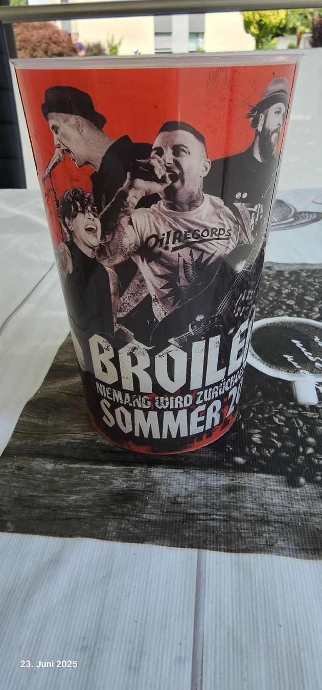 Tutte le decorazioni: Broilers Becher Sommer 2023 - Top Zustand - Rarität! – Nuovo (secondo la descrizione) da Kriens venduto da angelaruediger