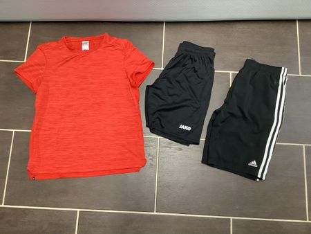 Jungen Sportkleiderpaket Gr. 164
