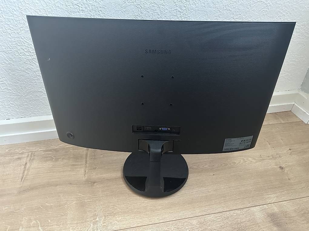 Monitor: Monitor Samsung curved s27c360eau – Usato da Grenchen venduto da ChristinaNik 2