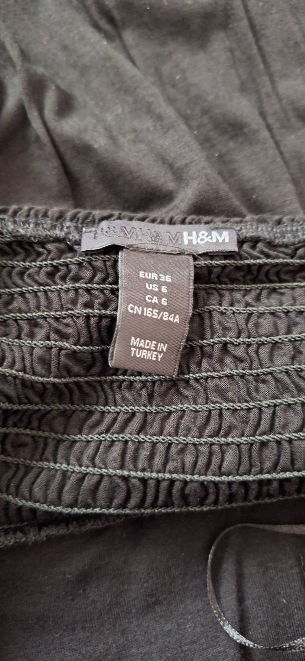 H&M Top: Schwarzes H&M Pailletten-Top Gr. 36 – Usato da Märstetten venduto da activemember 4