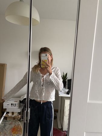 Bluse mit Stickereien