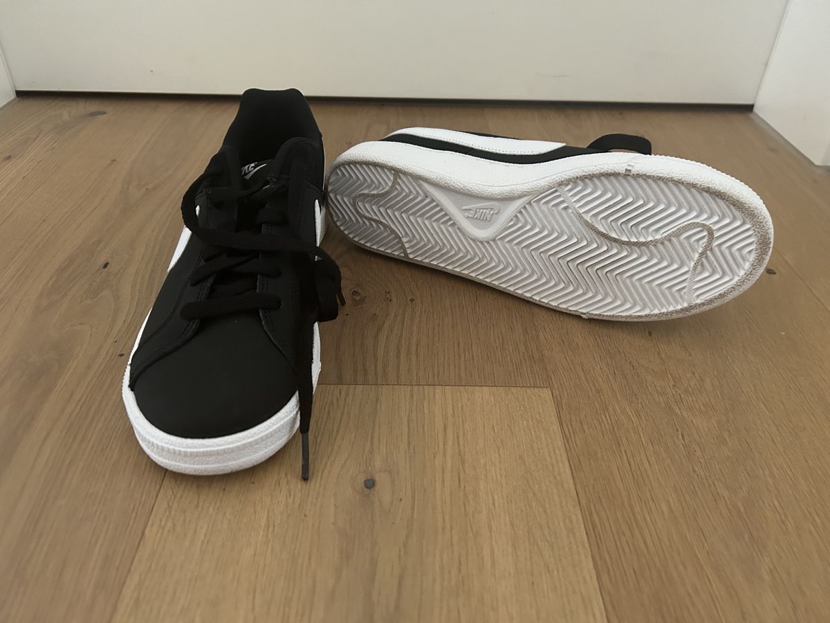Nike Scarpe da uomo: Nike Sneaker schwarz Grösse 39 – Usato da Unterlangenegg venduto da Dodo2108 2
