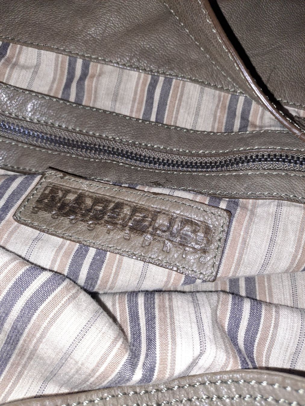 Napapijri Borse: Napapijri Ledertasche gross – Usato da Emdthal venduto da kasira 1