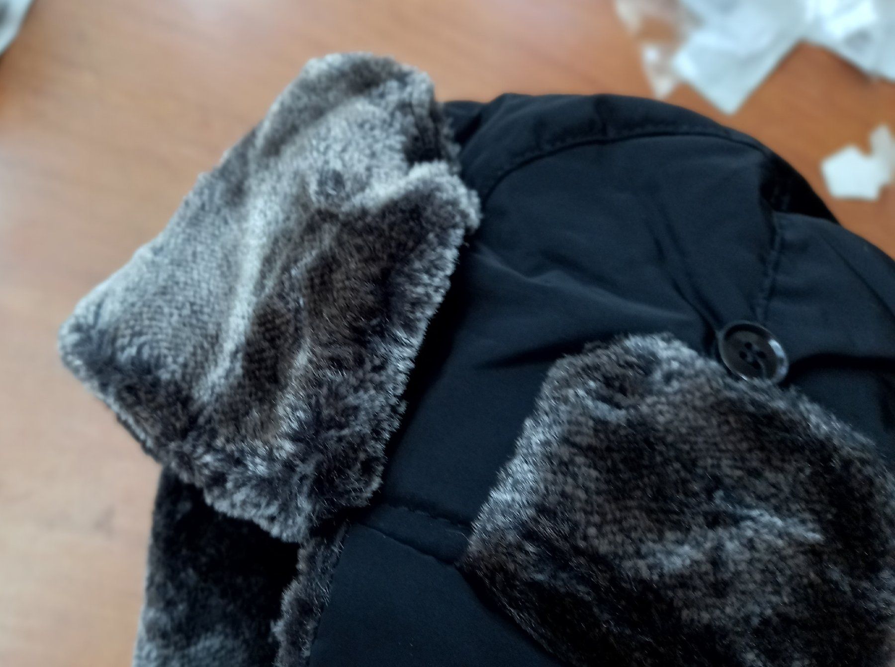Copricapi, berretti & cappellini: Warme Winter Chapka schwarz - Chapka d'hiver – Nuovo e nell'imballaggio originale da Lausanne venduto da FASHION-WORLD-SHOP 6