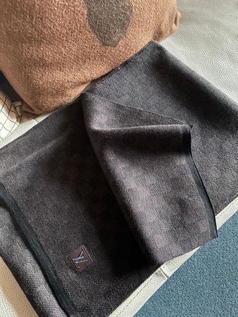 LOUIS VUITTON SCARF
