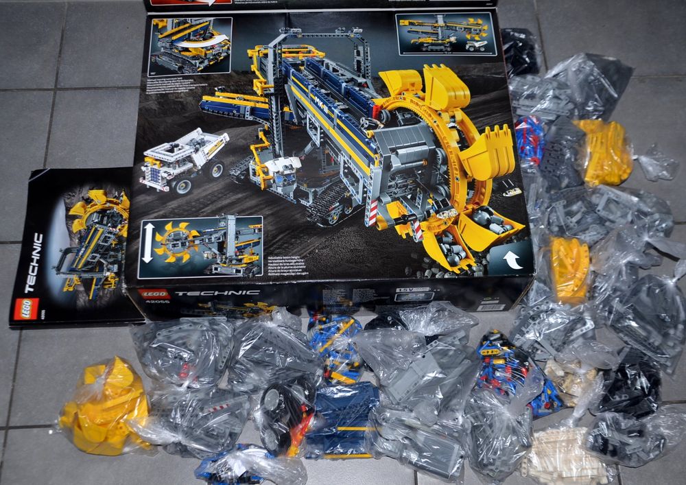 LEGO Technic 42055 Bucket Wheel Excavator (Usato) a Collonges per