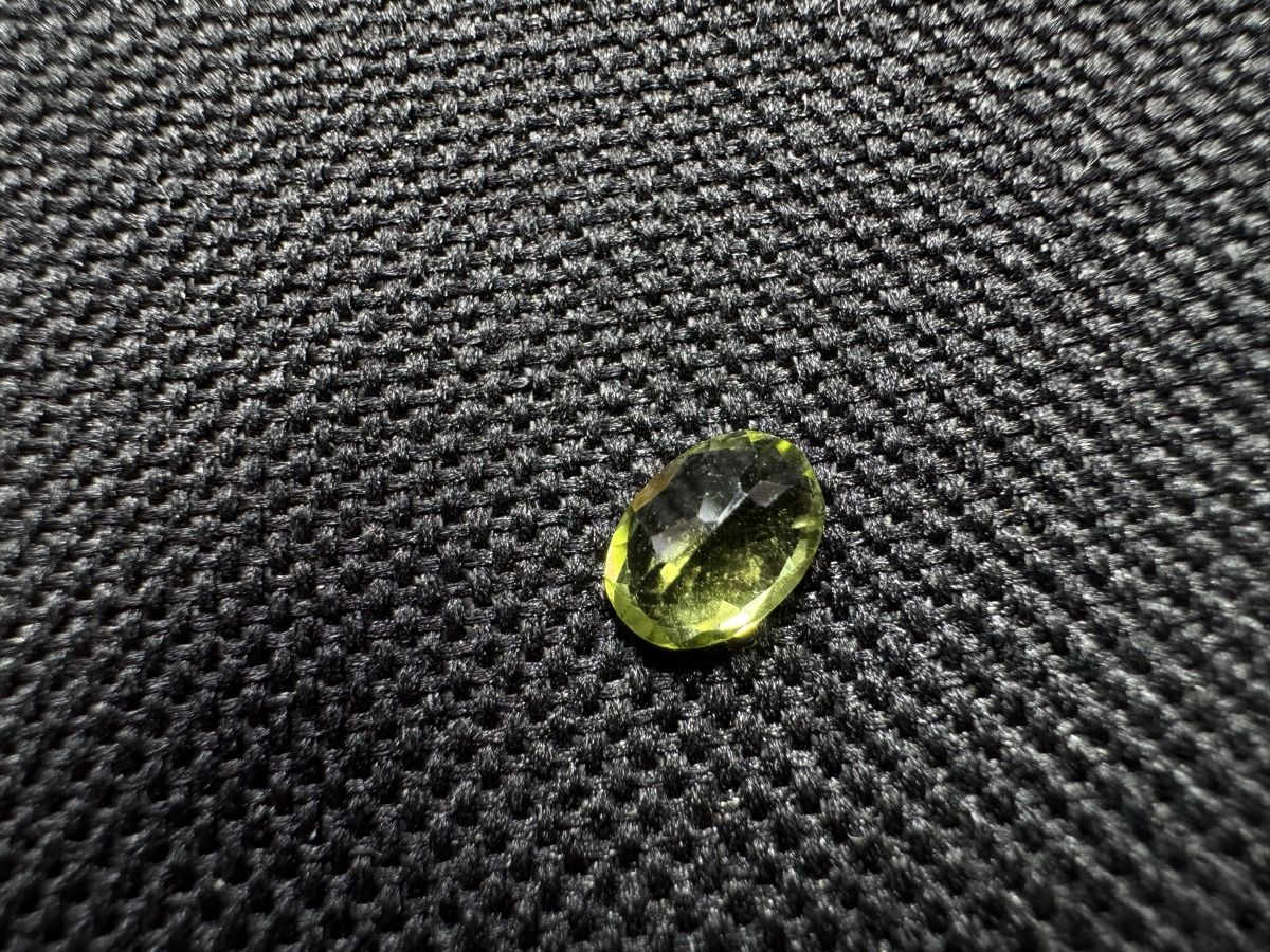 Pietre preziose: Peridot, facettiert, 0.85ct, 5 x 7 mm – Nuovo e nell'imballaggio originale da Wängi venduto da Horus_Stone 1