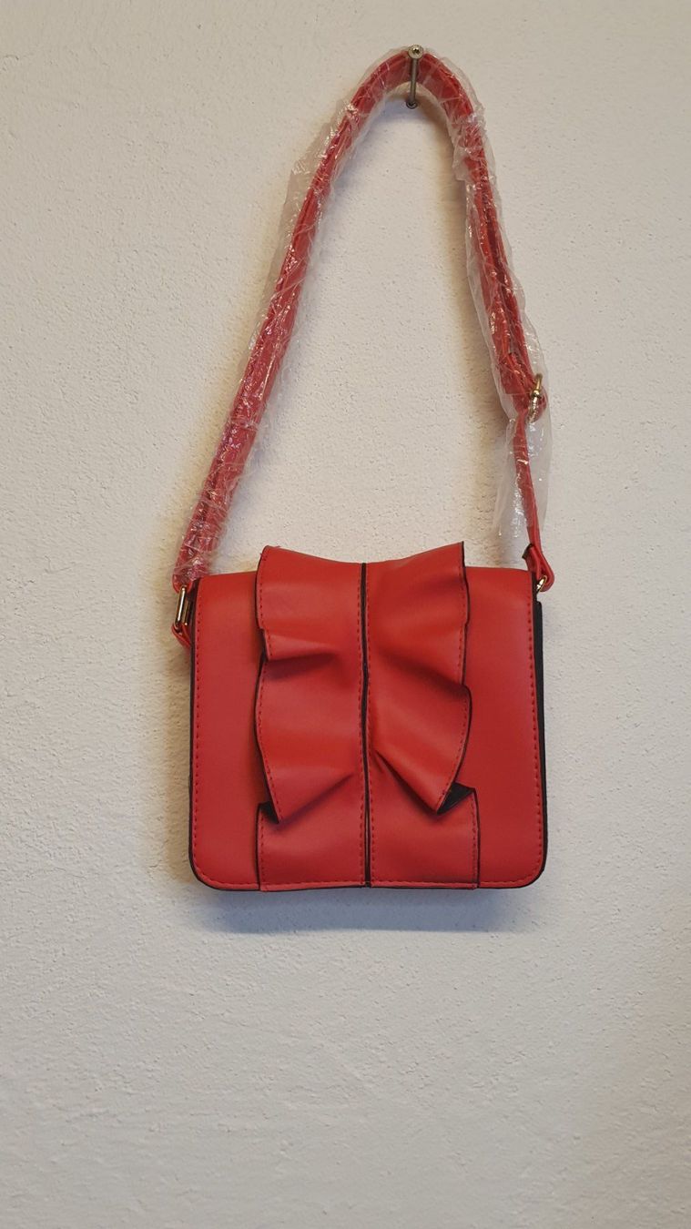 Borse da donna: Neue Damenhandtasche – Nuovo e nell'imballaggio originale da Wald ZH venduto da Martin79