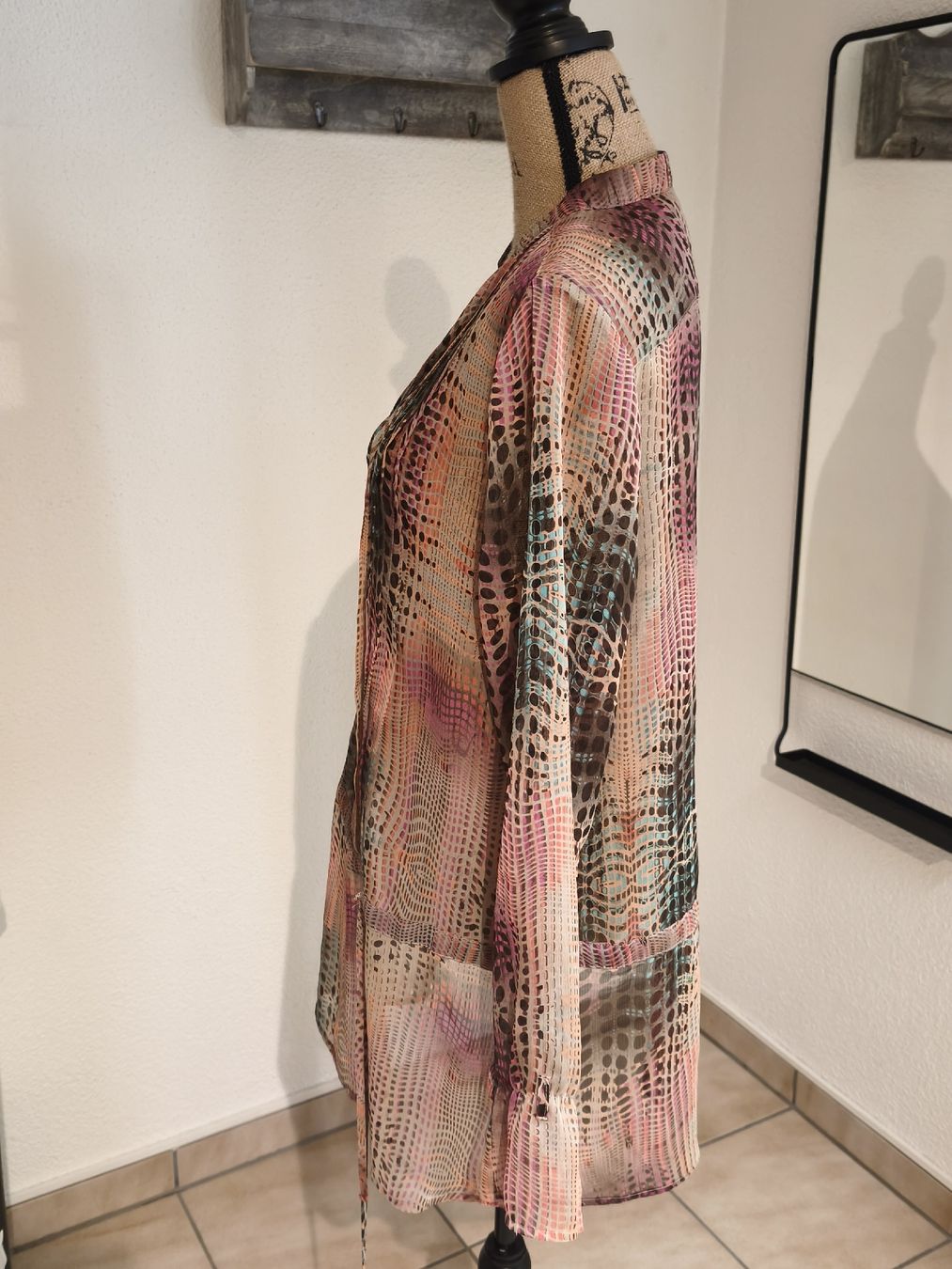 Comma Camicette: Bluse comma bunt Grösse 44 leichter Stoff – Nuovo (secondo la descrizione) da Emmetten venduto da SecondhandSiska 1