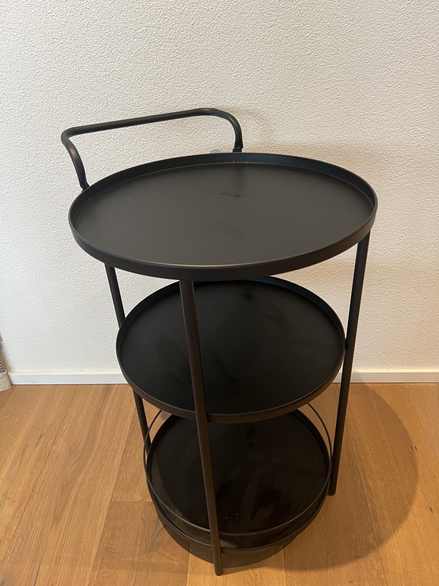 Maisons du monde Tutte le decorazioni: Servierwagen in schwarz Metall  – Usato da Rupperswil venduto da SophieMi