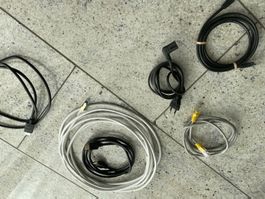 Kabel diverse (u.a. Netzwerk- und HDMI-Kabel)