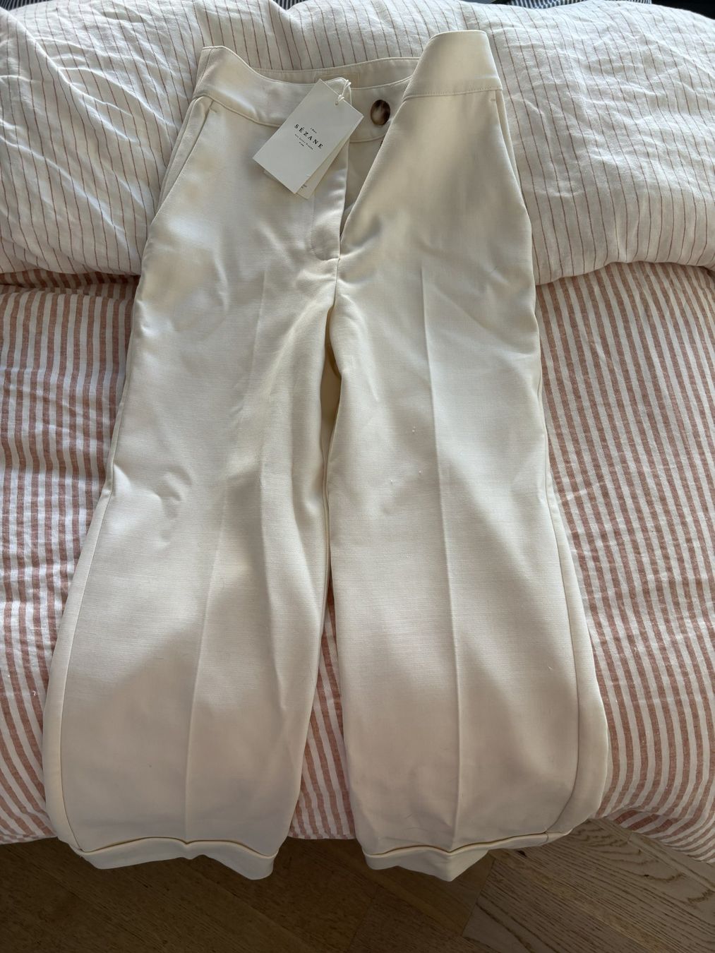 Sezane Hosen: weiße Sezane Hose – Gebraucht aus Zürich von one_ldj9