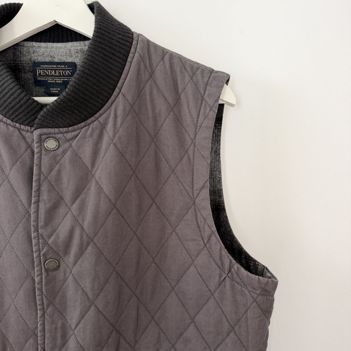 Gilet & Giacche: PENDLETON – Reversible Men's Vest | Size S – Usato da Freienbach venduto da Avviivva_Shop 3