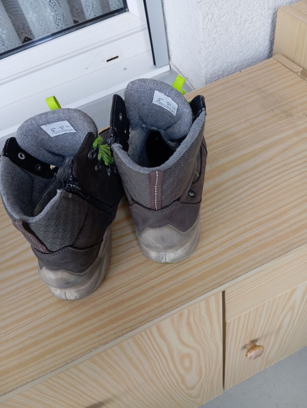 Scarpe per ragazzi: Winterschuhe Wasserdicht NR 37 – Usato da Winterthur venduto da Emrh 1