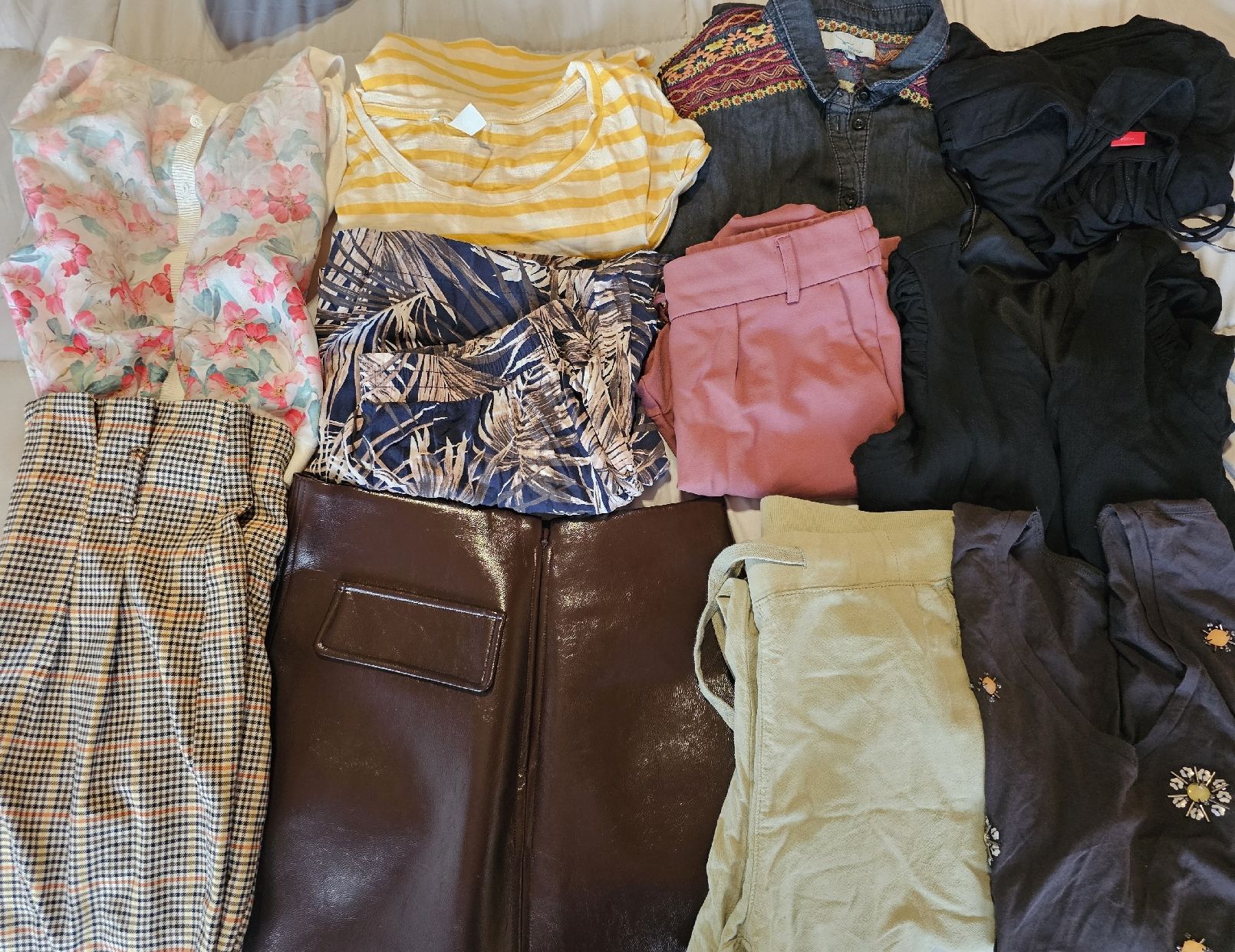 Kleiderpakete: Kleiderpaket über100 Teile Gr M/L – Neu (gemäss Beschreibung) aus Grabs von Sunnewis-2 3