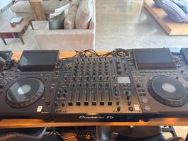 2× AlphaTheta CDJ-3000X + Pioneer DJM-V10 LF