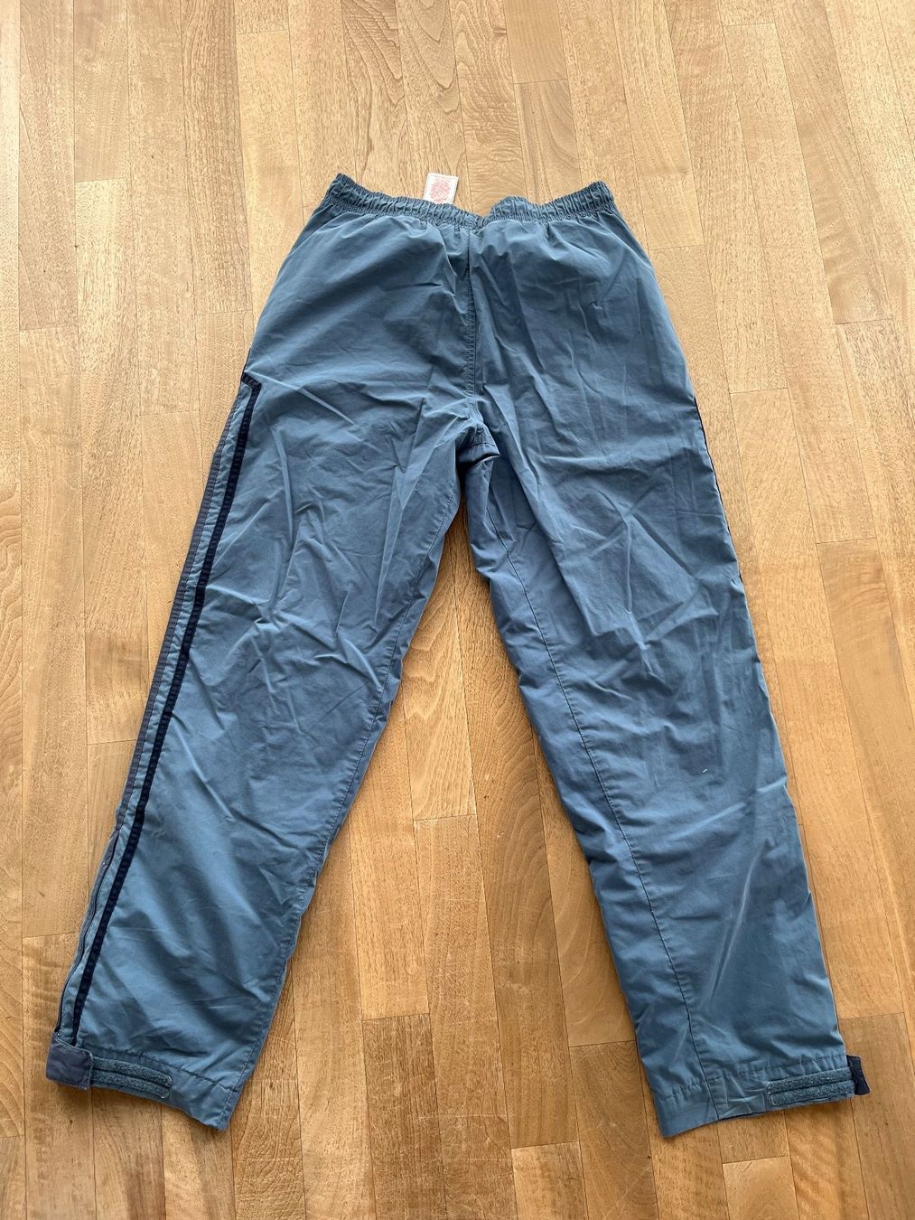 Nike Pantaloni: Nike Vintage Hosen – Usato da Madiswil venduto da nofox222 1