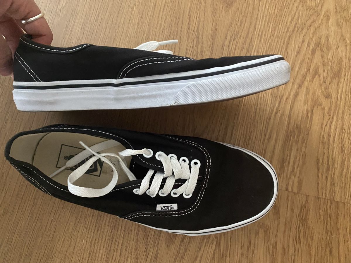 Chaussures hommes: Vans Schwarz – D'occasion à Luzern par oli_6x2r 1