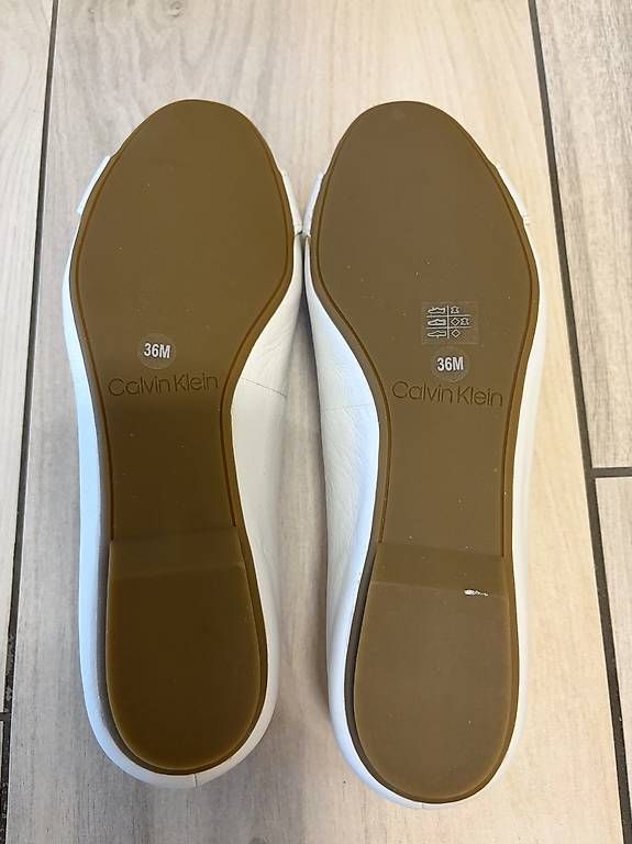 Scarpe da donna: Calvin Klein Leder-Ballerinas – Usato da Lengnau AG venduto da carmenyta73 1