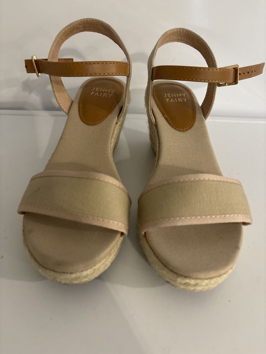 Scarpe da donna: Keilabsatz Sandalen 37 – Nuovo (secondo la descrizione) da Oberwil b.Büren venduto da holzschnitzu