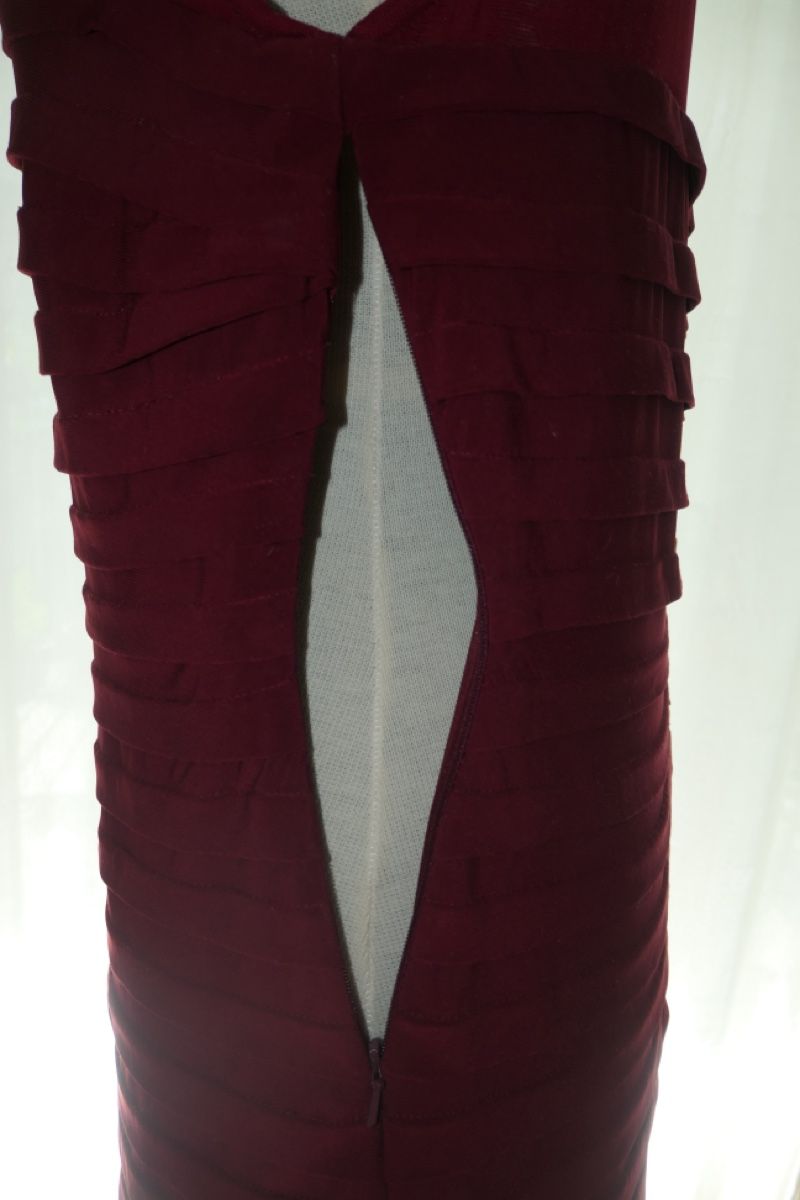 Kleider: Kleid mit Schmucksteinen dunkelrot Grösse M  – Gebraucht aus Kriens von phi_l95v 4