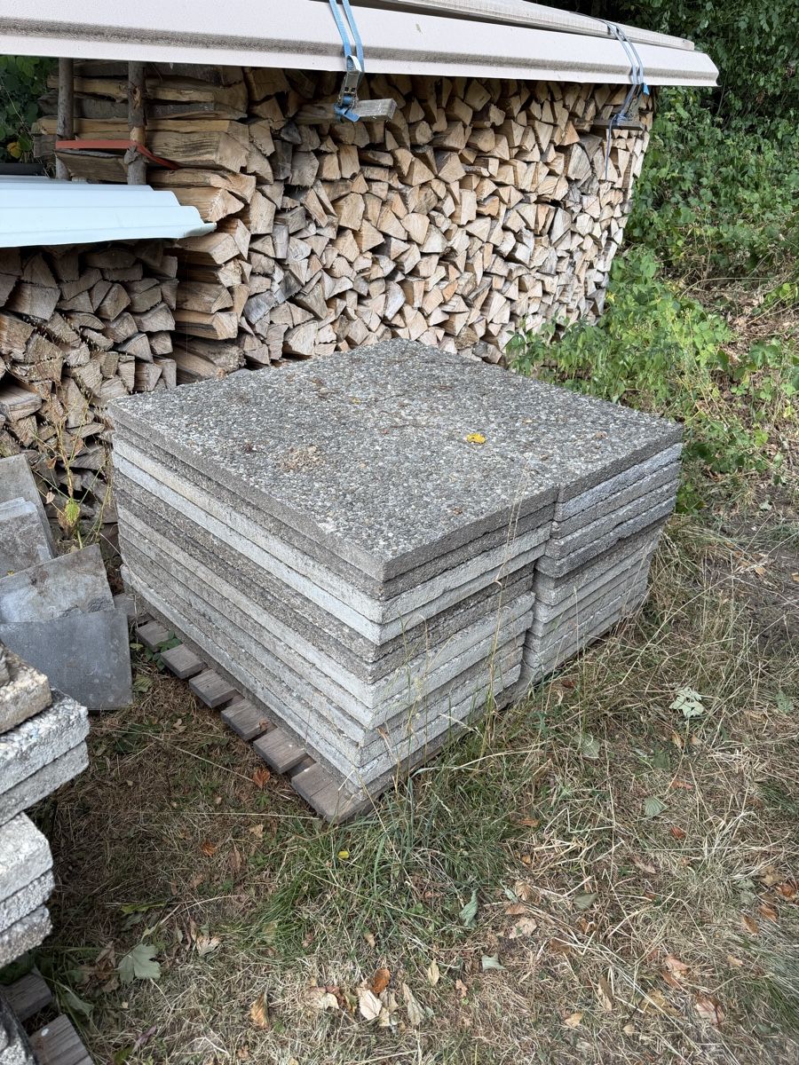 Rivestimenti per pavimenti: Gartenplatten Waschbetonplatten 100x50cm – Usato da Mümliswil venduto da DUKE2017