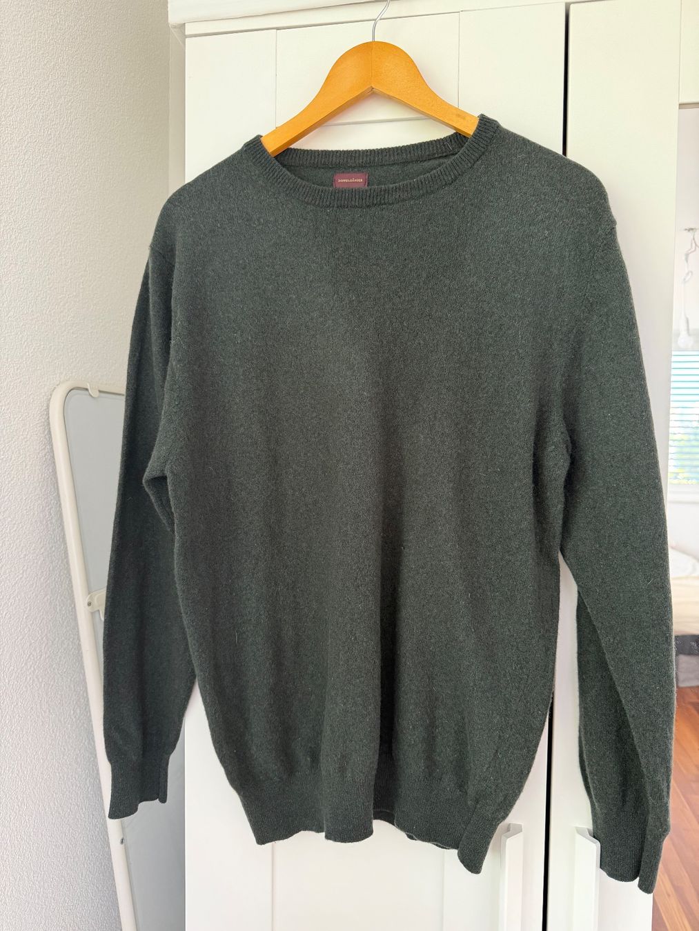 Maglioni & Felpe: Herren Pullover Doppelgänger dunkelgrün Wollpullover – Usato da Buchs SG venduto da VintageHomeCH