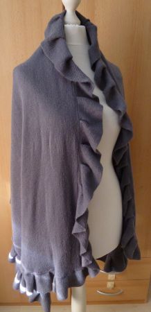 grauer Schal / Stola mit Rüschen / CAPE offener Cardigan