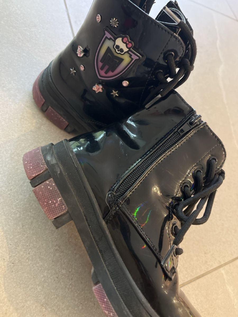 Chaussures filles: Mädchen Boots Monster High Grosse 32 – D'occasion à Turgi par SvetlaM 1