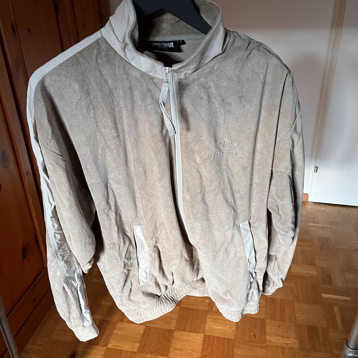 Maglioni & Felpe: Worst Behavior Sweatjacket – Usato da Diepflingen venduto da ldvintagestreetwear