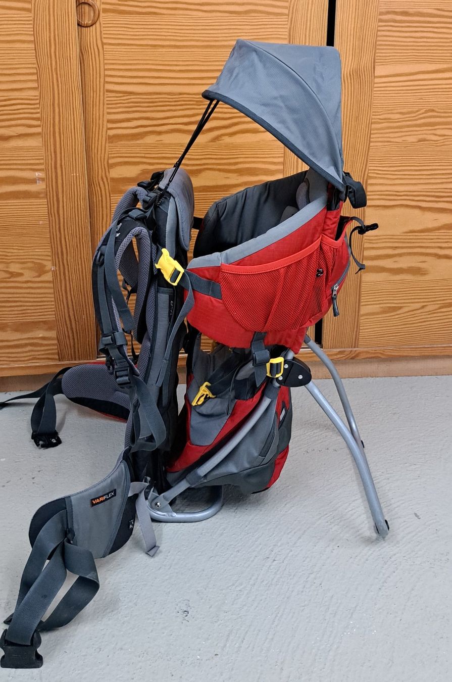 Deuter Marsupi portabebè: Kindertrage Deuter Kid Comfort II mit Sonnendach – Usato da Seuzach venduto da poccolino