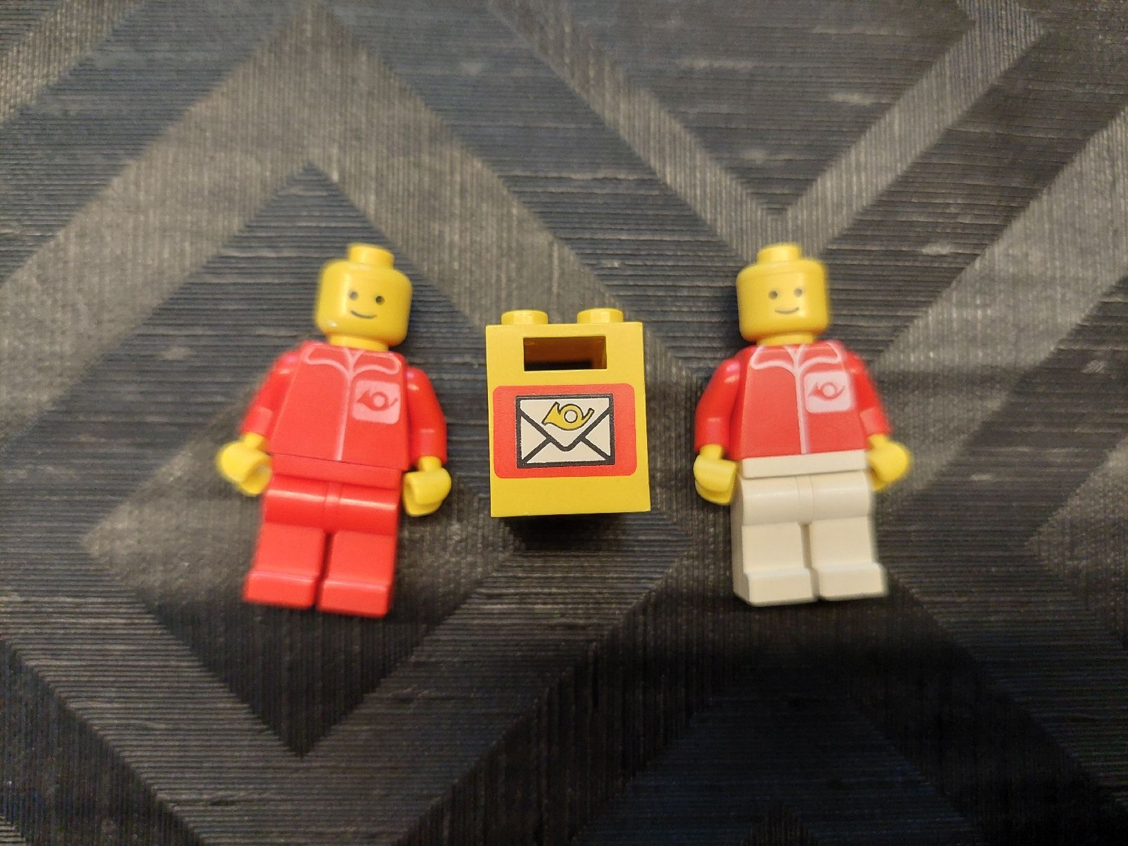 Lego Spielzeuge: Lego Postboten und Briefkasten  – Gebraucht aus Zetzwil von sti_x9xf 2