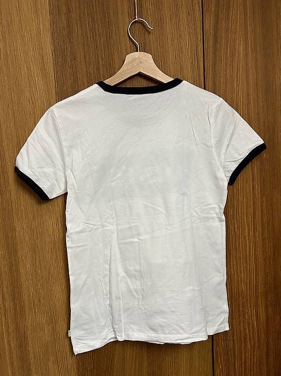 Levi's T-shirt: T-Shirt – Usato da Gais venduto da T_iziana 1